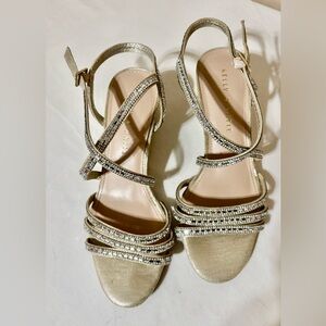 Kelly & Katie Metallic Tahada wedge Sandal Sz 6.5M